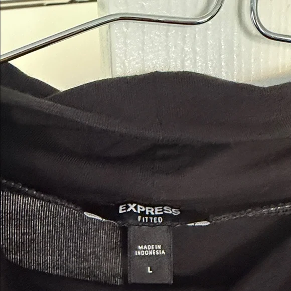 Express NWT Black Long-Sleeve Mock Neck Bodysuit - Picture 3 of 4